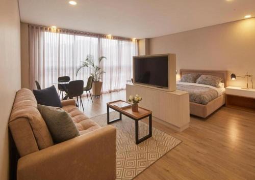 Antiguo Country Apartamento | Chic Loft 701 Steps from El Virrey Park by LetoH
