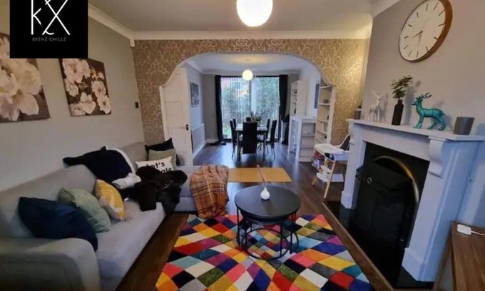 Droylsden Casa | Chic Manchester Home, Free Parking, Sleeps 6