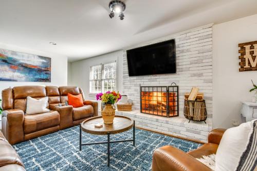 Marietta Casa | Chic Marietta Getaway with Fire Pit and Grill!