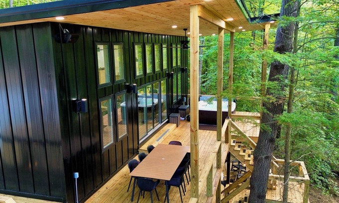 Campton Cabina | Chic 2-bed modern cabin in a magical forest - Hot Tub, Swinging Bed, AC, & WiFi