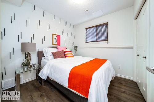 Jasper Place Apartamento | Chic Modern Vibes - Sleeps 6 - Netfix - Wifi - Long Stays