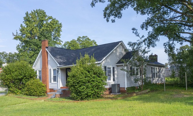 Kannapolis Casa | Chic Newly Remodeled Retreat, Close to Shopping & Parks!
