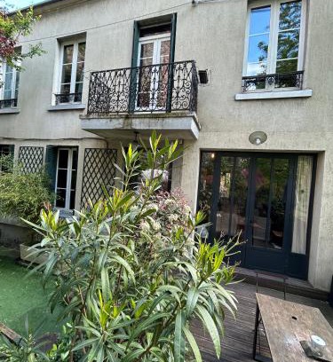 Vignerons Casa | Chic Parisian House, 30 min Disney