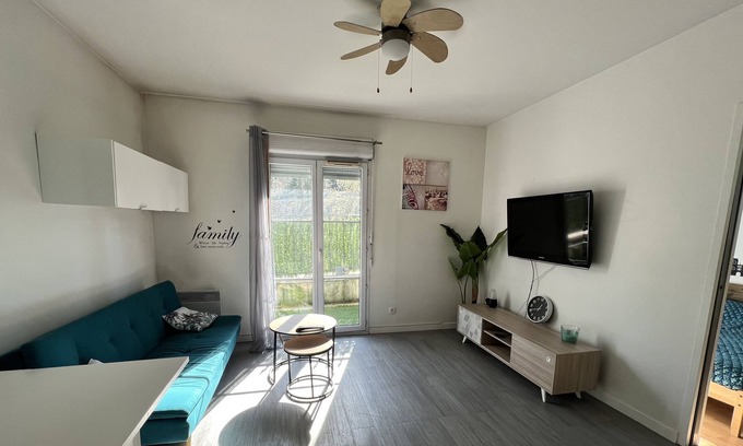 Le Plessis-Robinson Casa | Chic practical, peaceful and bright T2 in the heart of the city 🚌🚉🏥🍱🥖🌳✅