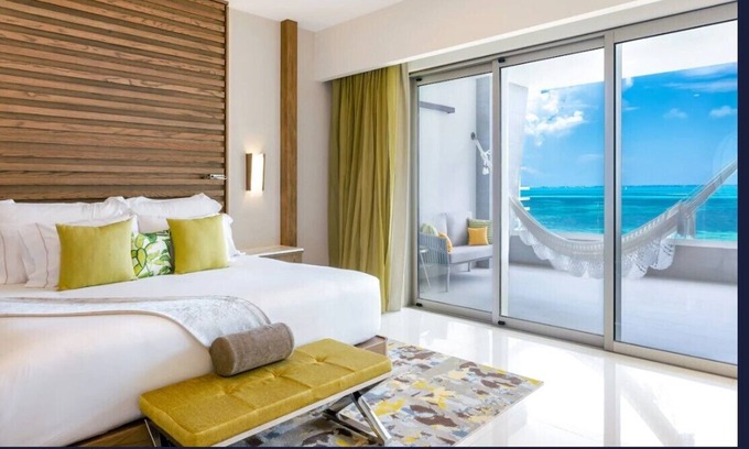 Puerto Juárez Complejo | Chic resort with 1 bedroom and WiFi, AC in beautiful Cancun