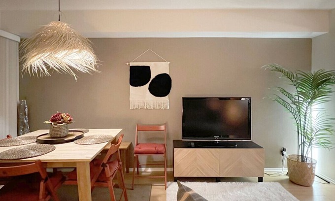 Wilshire Montana Apartamento | Chic Retreat by Santa Monica Beach California