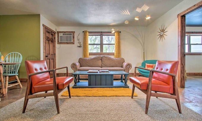 Bynum Apartamento | Chic Retro Retreat in Choteau: Walk to Dtwn!