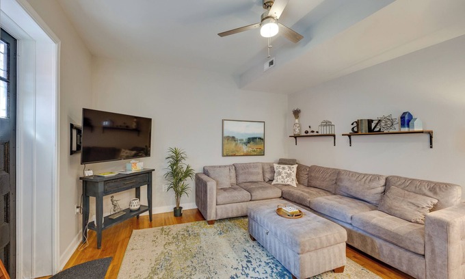 Monroe Ward Apartamento | Chic Richmond Retreat w/ Quaint Private Patio!