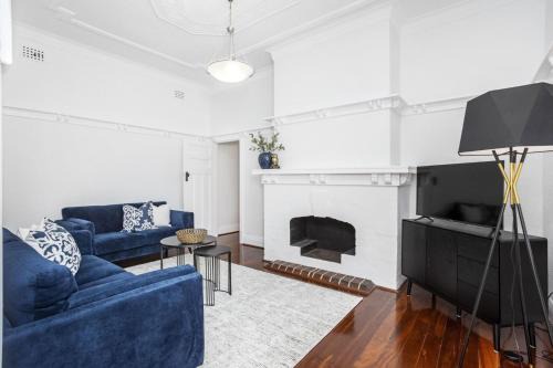 West Perth Casa | Chic Semi-Detached 2-Bed Home with Outdoor Dining