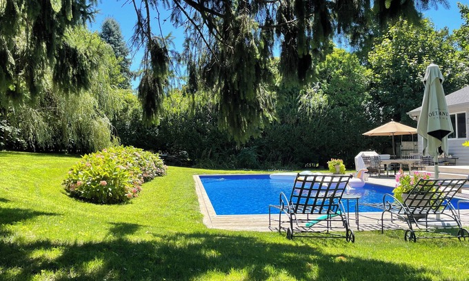 Tuckahoe Casa | Retiro Chic, Sereno, Relleno de Sol, Renovado. Disponible para / caminar a los EE.UU. Op