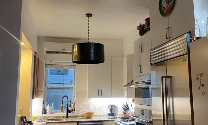 Harsimus Cove Casa | Chic & Spacious NYC style townhome in Jersey City - Sleeps 10 adults