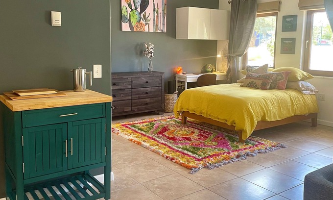Santa Fe Apartamento | Chic Studio Apartment near Downtown and Shopping