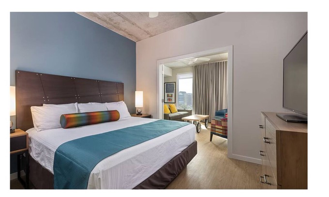 Civic District Apartamento | Chic Studio Deluxe Hotel Suite in the Heart of Austin