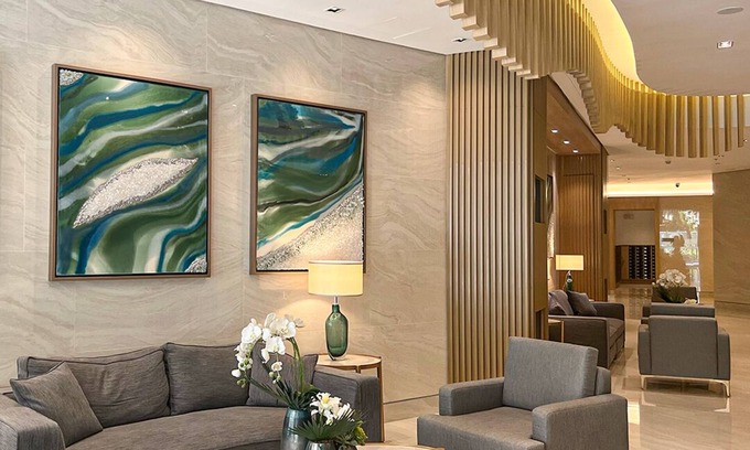 San Antonio Apartamento | Chic Studio in Lush Residences Near Circuit Makati