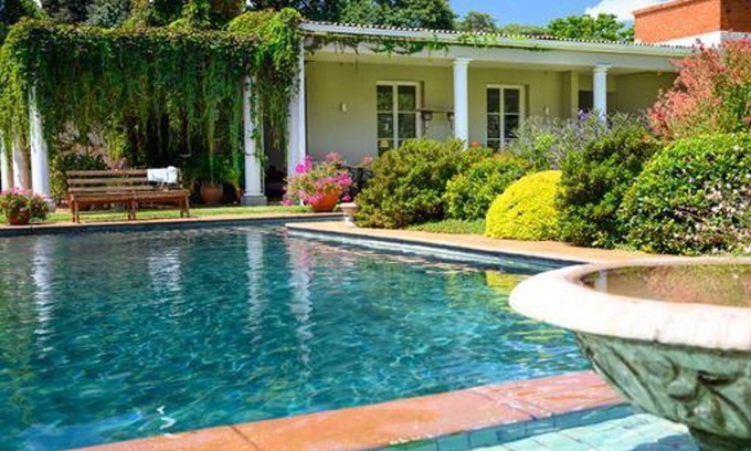 Harare Apartamento | Chic Studio Nestled in Lovely Garden and Pool-2254