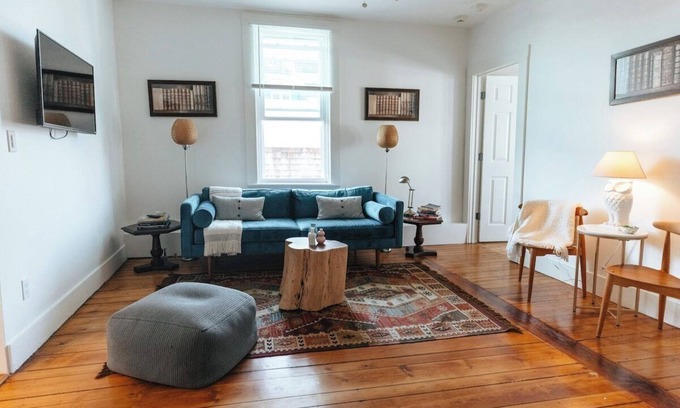 Yachting Village Apartamento | CHIC Thames Str. Deck Harbor Views free parking