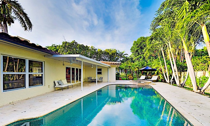 Harbor Beach Casa | Chic tropical retreat w/ private outdoor pool - walk to beach & dining
