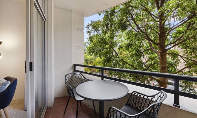 Camperdown Apartamento | Chic Urban Escape in Vibrant Camperdown