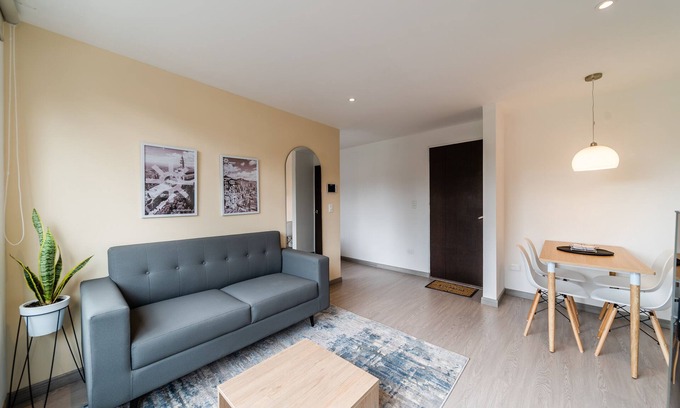 Financial District Apartamento | Chic Urban Oasis in Chapinero