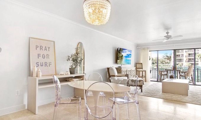 Central Beach Condominio | Chic Vero Beach Condo