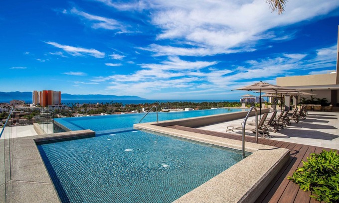 Díaz Ordaz Condominio | Chic Versalles Haven | 2BR w/ Gym