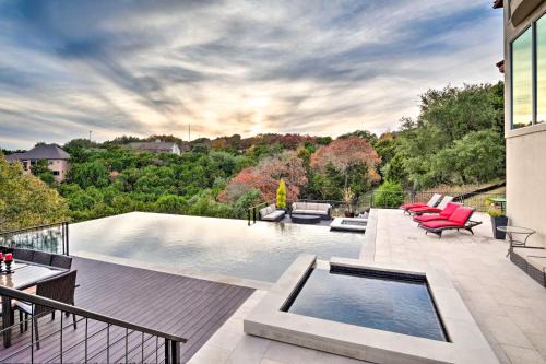 Rob Roy On The Lake Casa | Chic Villa with Infinity Pool 10 Mi to Downtown!
