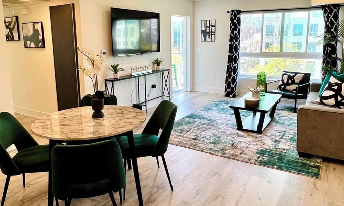 Westwood Hotel | Chic Westwood Century City 2 BR Apt, w/ Parking!