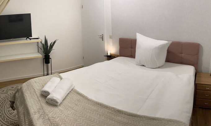 Osnabrueck Apartamento | Chice & Charmante Frisch Renovierte Dachgeschosswohnung in der Dodesheide