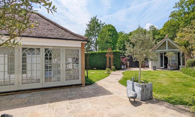 Chichester Casa | Chichester Lodge