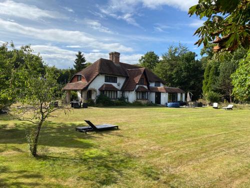 Chichester Casa | Chichester Retreat with Large Private Mature Garden