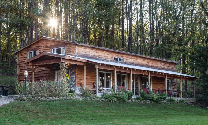 Lakeville Casa | Chickadee Pines at Secluded Cabins