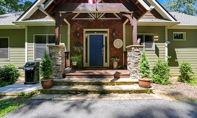 Hiawassee Cabina | Chiefs Cove-Lakefront- 2 Master suites