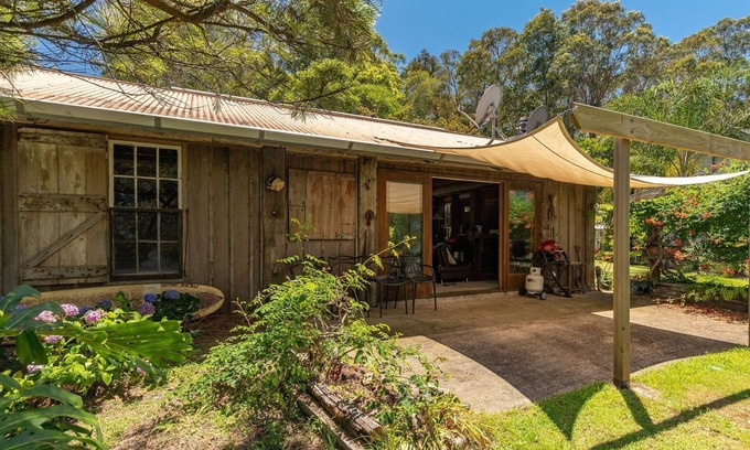 Bungwahl Cabina | Chill Out on the shores of the beautiful Myall Lake