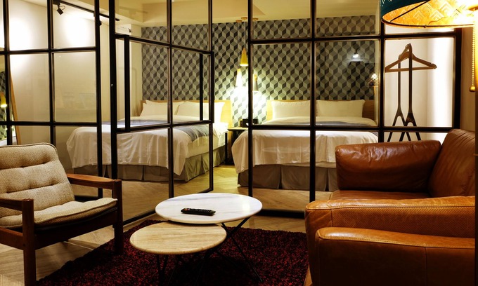Zhongshan Hotel | Chill Roof