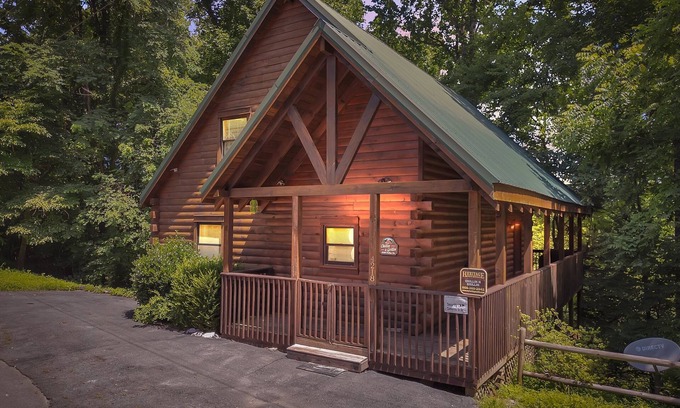 Caton Cabina | Chillin N Grillin 2 Bedroom Cabin