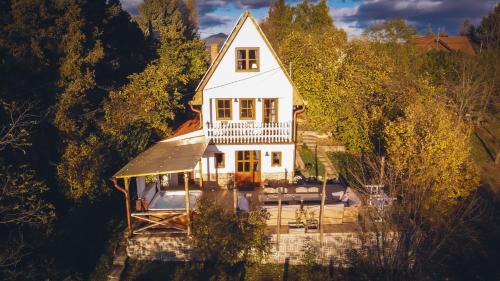 Eger Apartamento | Chillinn Bikavér Cottage Eger