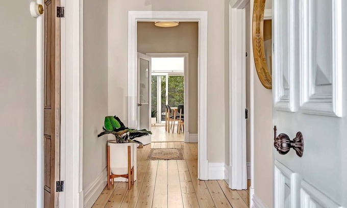 Birkenhead Cabaña | Chimney Cottage Family Gem where Beach meets Port