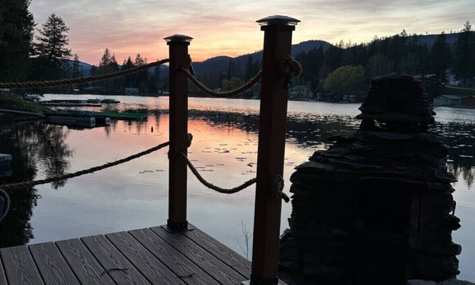 Twin Lakes Cabina | Chimney Rock on Twin Lakes - Cozy Cabin on Twin Lakes in Rathdrum, Idaho