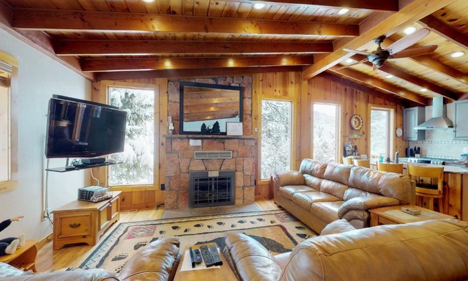 Green Mountain Falls Casa | Chipmunk Cabin