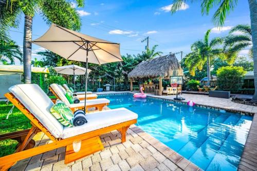 Pompano Beach Casa | Chique Pool and Tiki Resort