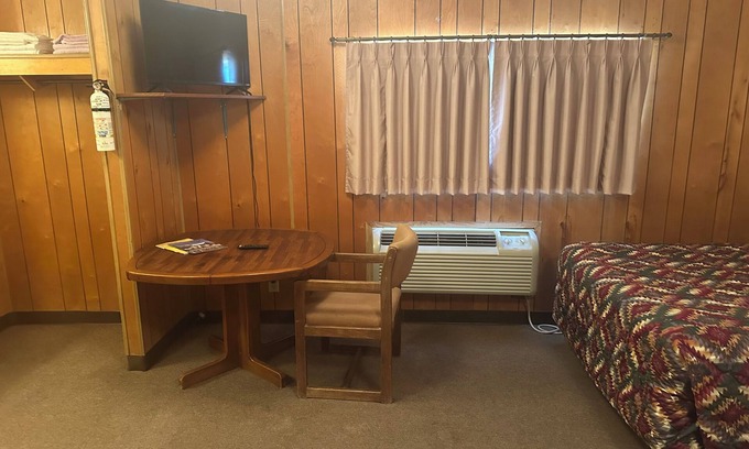 Study Butte-Terlingua Hotel | Chisos Mining Co Motel