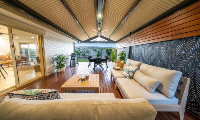 Hayborough Casa | Chiton Breeze Stylish Family Beach House With Kids Retreat, 200m From Beach