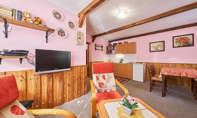 Starkov Apartamento | Chlívce u Hronova by Interhome