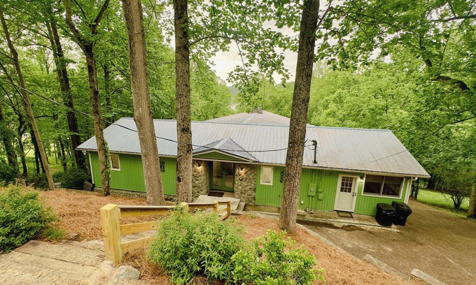 Silver Point Casa | CHL Chateau-Newly added 4th Full Bath