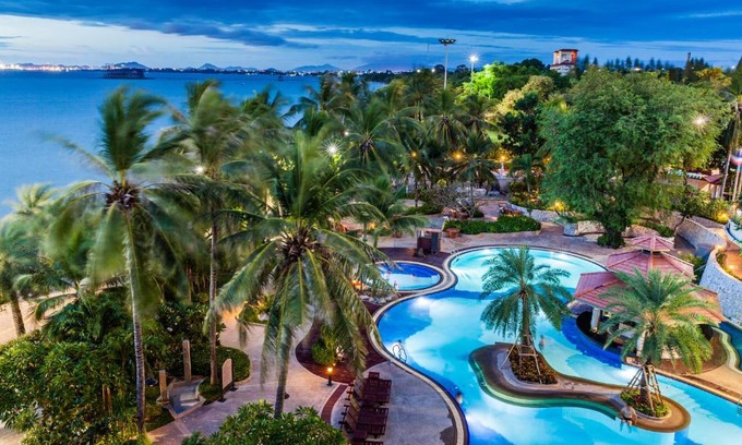 North Pattaya Complejo | Cholchan Pattaya Beach Resort - SHA Extra Plus