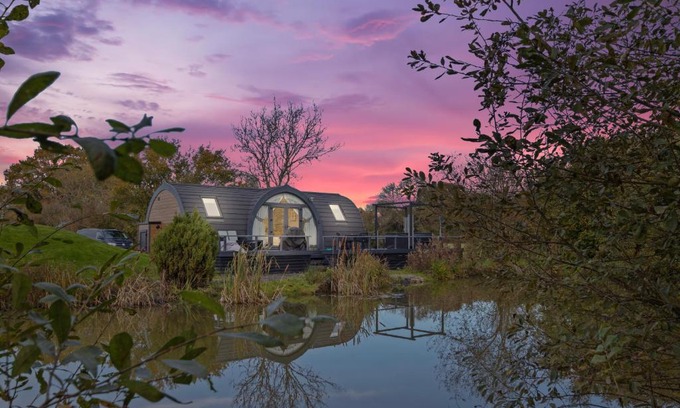 Ford Casa | Choller Lake Lodges - The Lake House With Private Hot Tub