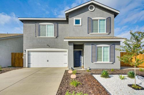 Chowchilla Casa | Chowchilla Home with Private Patio!
