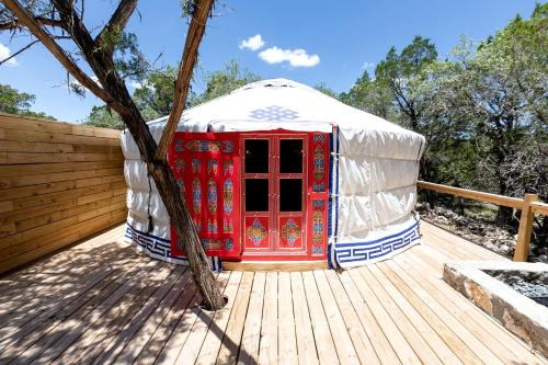 Dripping Springs Otro | Chrissie Ger in Dripping Springs, TX