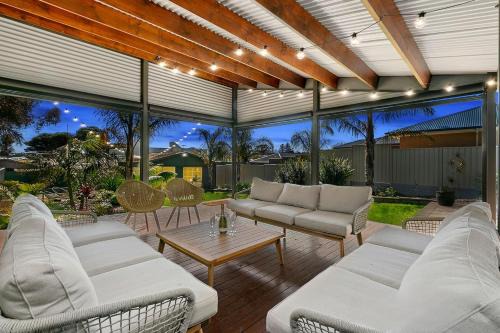 Christies Beach Apartamento | Christies Garden - A Beachside Entertainer's Gem