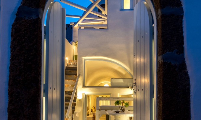 Fira Casa | Christina's Cave House